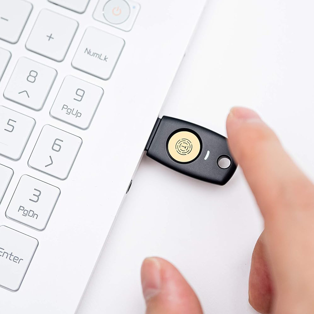 Апаратний ключ TrustKey T110 Security Key USB Type-A, FIDO2/U2F, PIN+Touch, без NFC (B086QTS5YM) 4 Апаратний ключ TrustKey T110 Security Key USB Type-A, FIDO2/U2F, PIN+Touch, без NFC (B086QTS5YM) 4